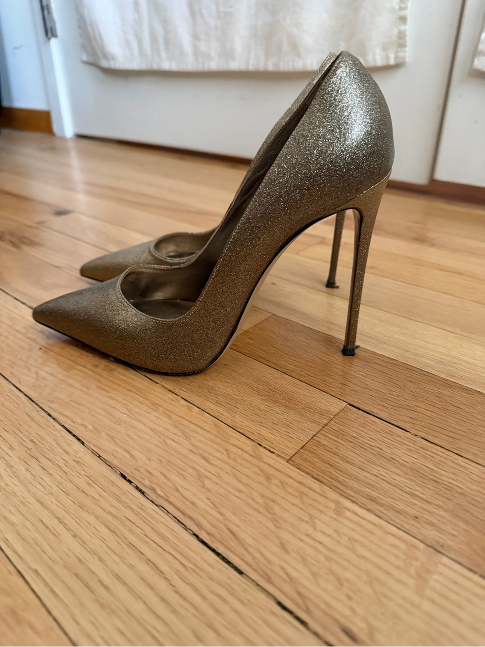 ICONIC Le Silla Gold Glitter Pointed Toe Stiletto Heels